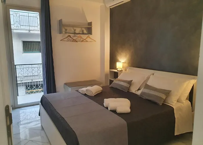 Risea Rooms