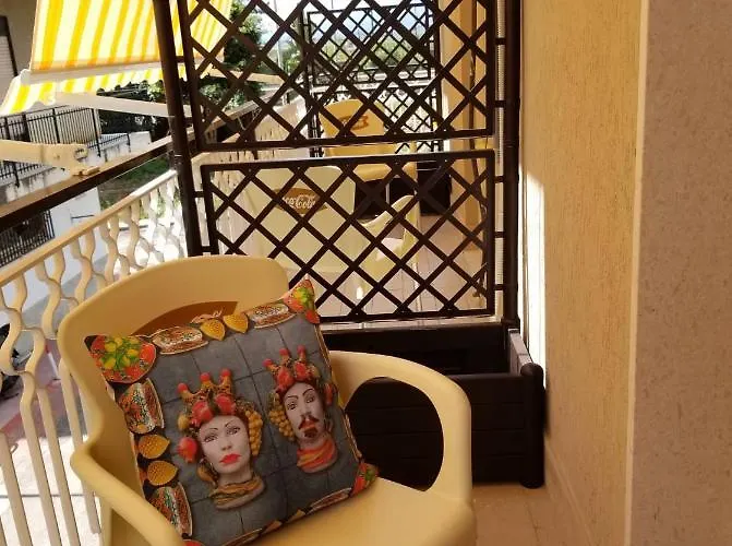 Risea Rooms